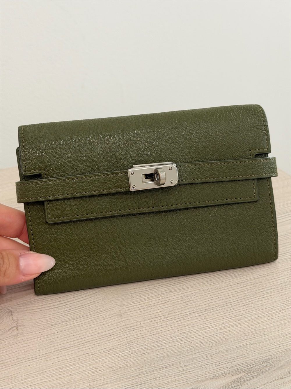 HERMÈS Chevre Mysore Kelly Medium Wallet